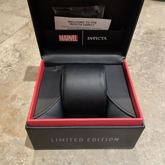 Invicta Limited Edition Marvel Watch Box with Cleaning Cloth - Picture 16 of 16